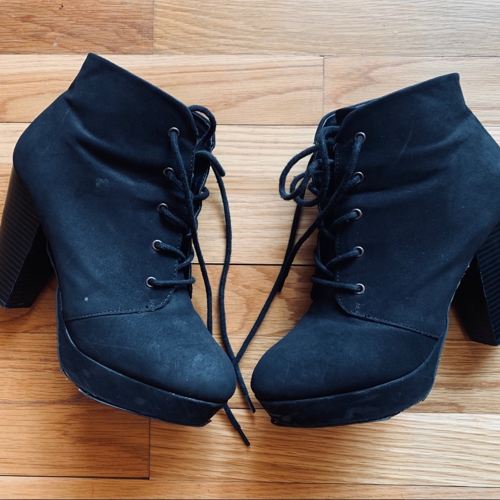 Blank chunky heel ankle booties